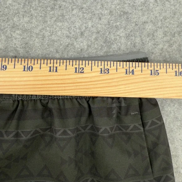 Chubbies Shorts Mens Medium The Quests 5.5" Training Compression 2.0 Lined Aztec - Picture 7 of 9